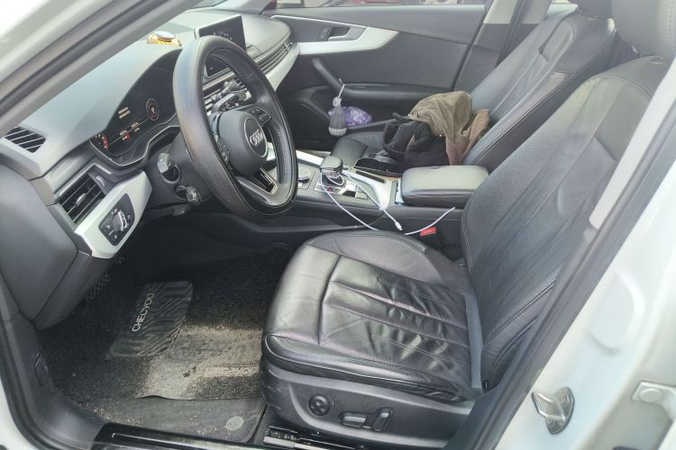 奥迪A4L 2019款 40 TFSI 时尚型 国VI中控内饰19