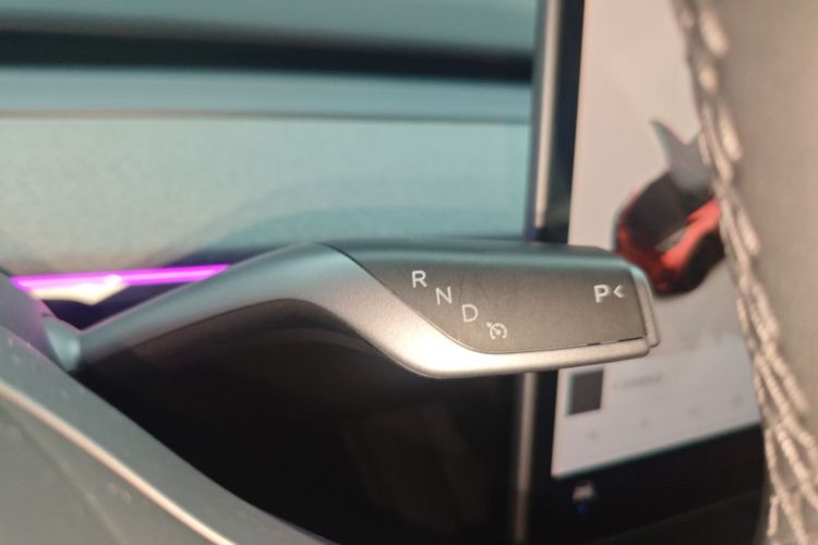 特斯拉 Model Y 2023款 高性能全轮驱动版中控内饰18