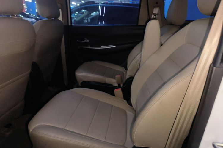 五菱汽车 五菱宏光 2021款 1.5L改款 S舒适型 电动助力LAR中控内饰21