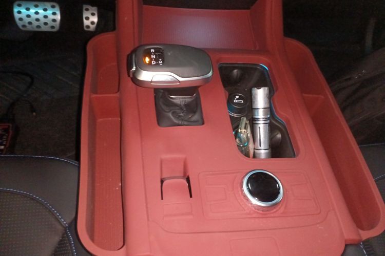 北京越野 北京BJ40 2024款 2.0D 刀锋英雄荣耀版中控内饰18