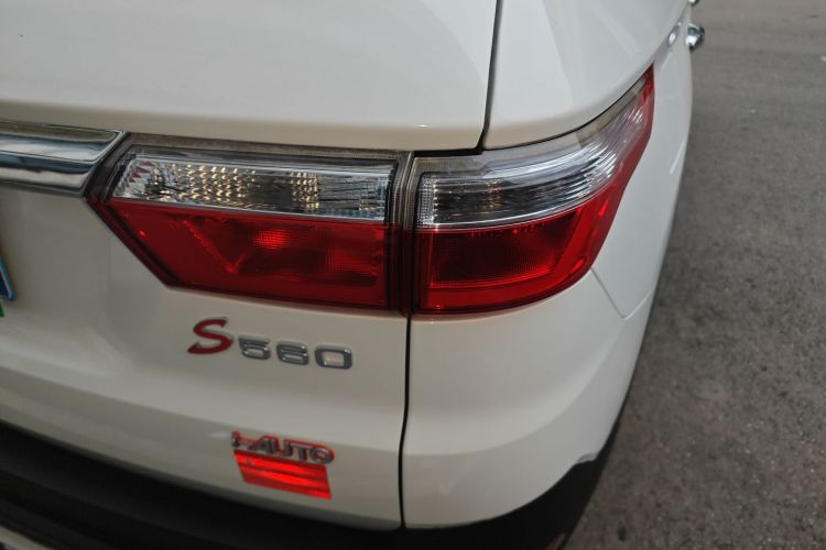 东风风光 风光S560 2018款 1.8L CVT智联型 7座车身外观9