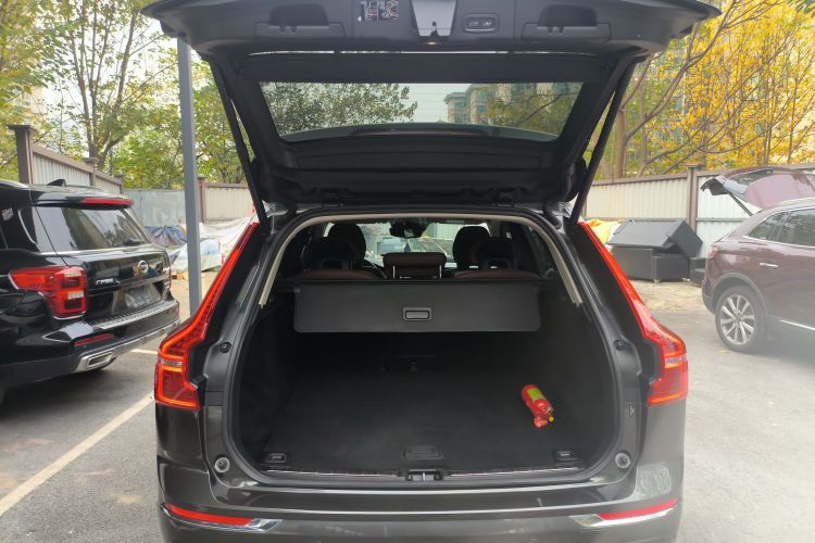 沃尔沃XC60 2019款 T5 四驱智雅豪华版 国V机舱底盘23