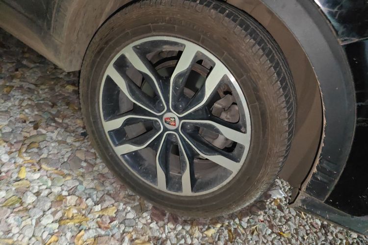 荣威RX5 2018款 20T 两驱手动互联网智尊版车身外观10