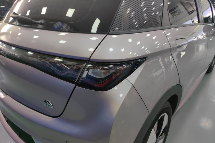 比亚迪 海豚 2023款 420km 自由版车身外观9