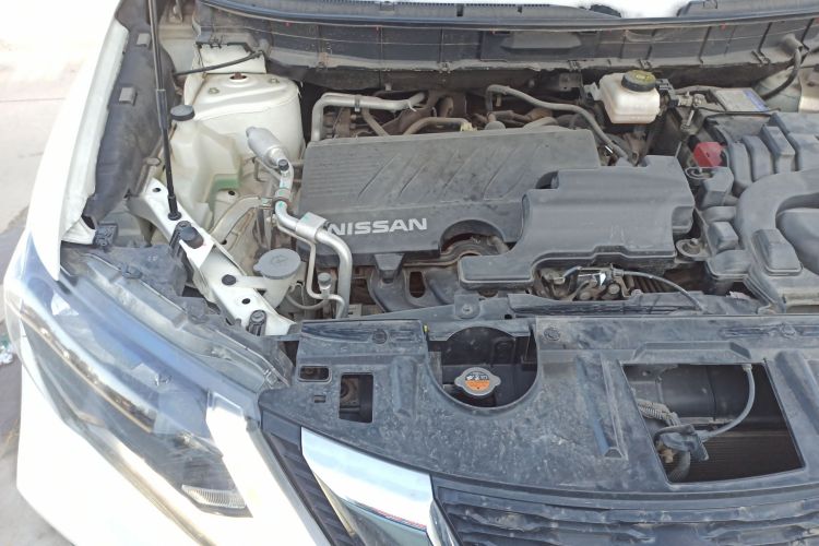 日产 奇骏 2019款 2.0L CVT舒适版 2WD机舱底盘25