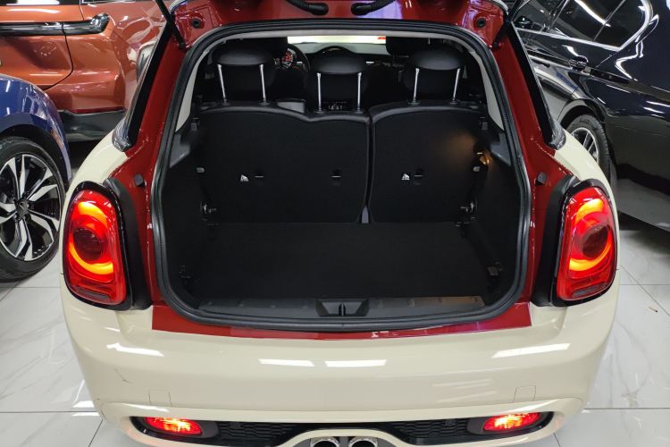 MINI 2015款 2.0T COOPER S 五门版机舱底盘23