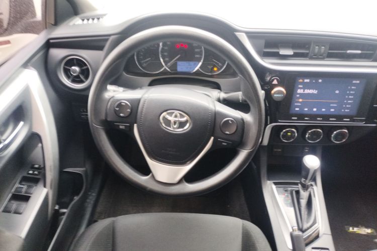 丰田 雷凌 2017款 改款 185T CVT精英版 国VI局部细节13