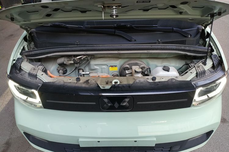 五菱汽车 宏光MINIEV 2022款 轻松款 三元锂机舱底盘24