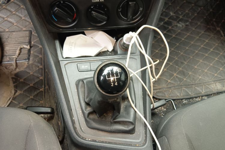 大众 朗逸 2017款 1.6L 手动风尚版中控内饰18