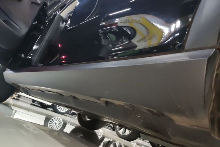 奔驰GLE 2021款 GLE 350 4MATIC 动感型局部细节9002