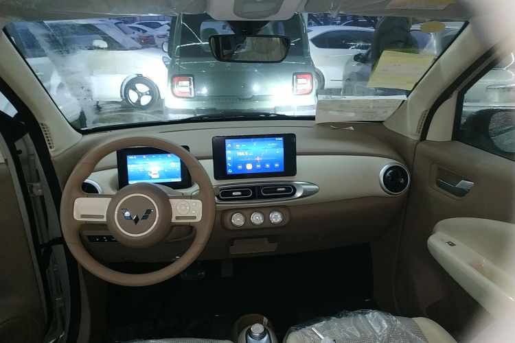 五菱汽车 宏光MINIEV 2025款 四门版 臻享+款中控内饰12