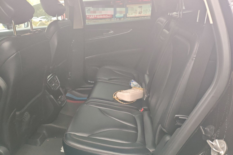 林肯 航海家 2021款 2.0T 四驱尊享版中控内饰21