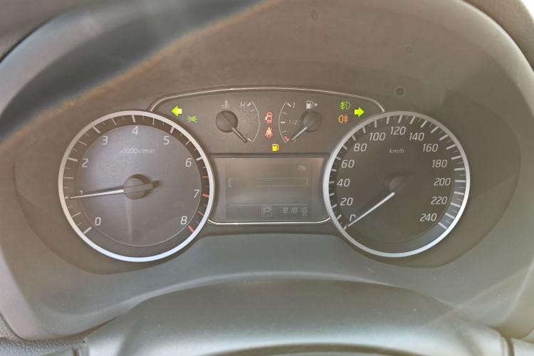 日产 轩逸 2019款 经典 1.6XL CVT豪华版中控内饰14