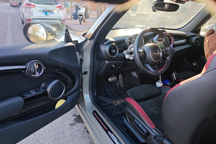 MINI 2019款 2.0T COOPER S 赛车手中控内饰20