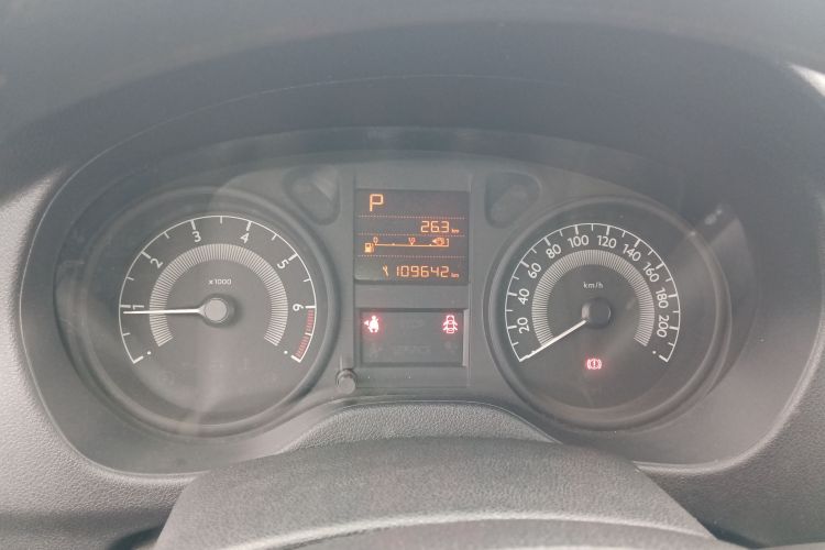 标致301 2016款 1.6L 自动舒适版局部细节14