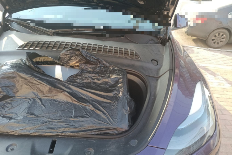 特斯拉 Model Y 2023款 长续航全轮驱动版局部细节9007