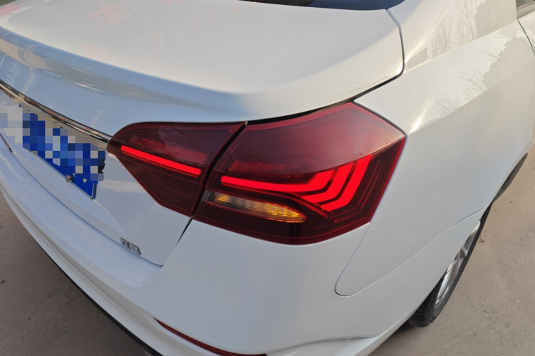 吉利汽车 帝豪 2021款 UP 1.5L CVT豪华型车身外观6006