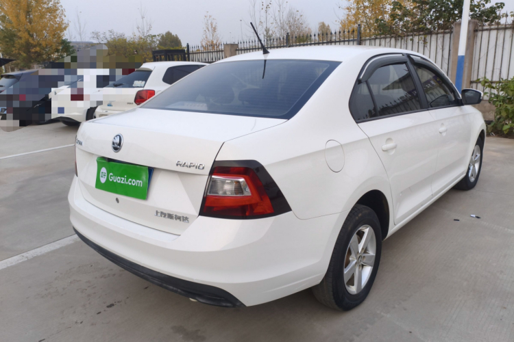 斯柯达 昕锐 2018款 1.4L 手动标准版车身外观7