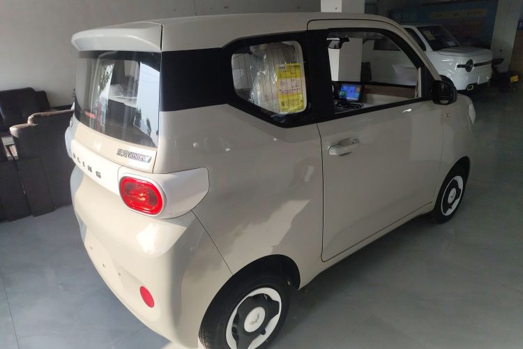 五菱汽车 宏光MINIEV 2024款 第三代 215km 青春版车身外观7