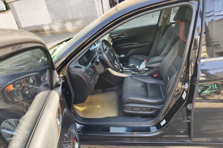 本田 雅阁 2014款 2.4L EXN 豪华导航版中控内饰19