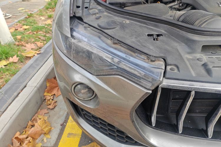 玛莎拉蒂 Levante 2018款 3.0T 经典版车身外观8