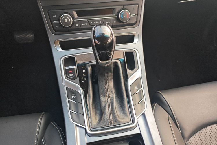 吉利汽车 帝豪 2018款 1.5L CVT向上互联版中控内饰18