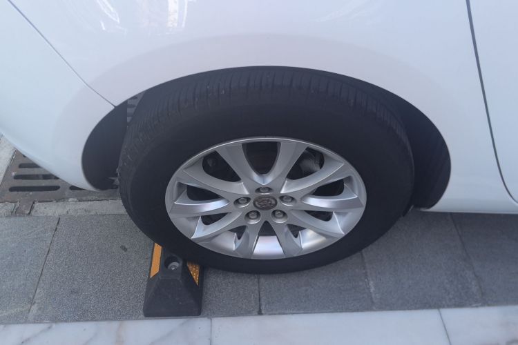 别克 英朗 2014款 XT 1.6L 自动时尚版车身外观6008