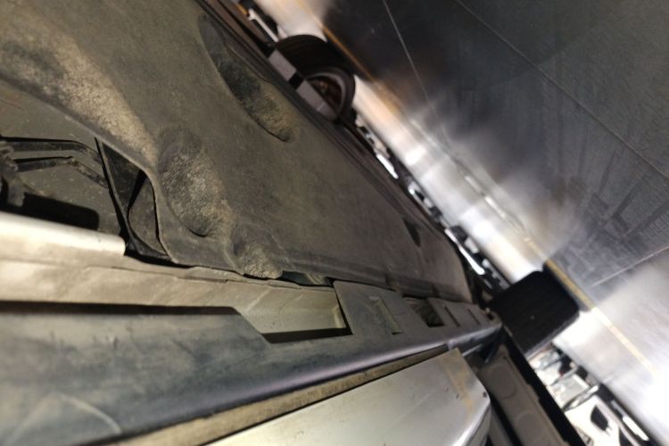 路虎 发现运动版 2020款 249PS R-Dynamic 性能版局部细节9002