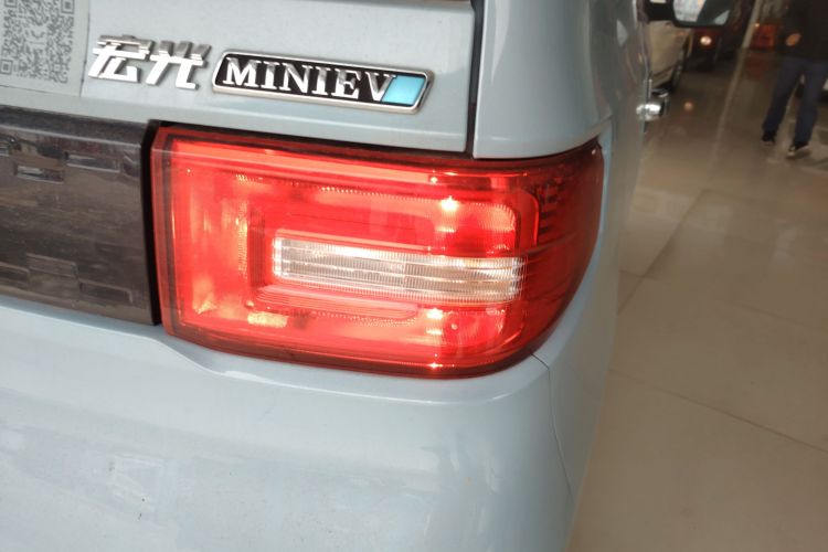 五菱汽车 宏光MINIEV 2021款 马卡龙臻享款 磷酸铁锂车身外观9