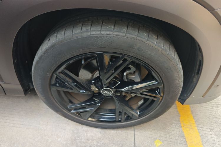 奥迪Q6 2023款 50 TFSI quattro 凌云版 edition one车身外观10