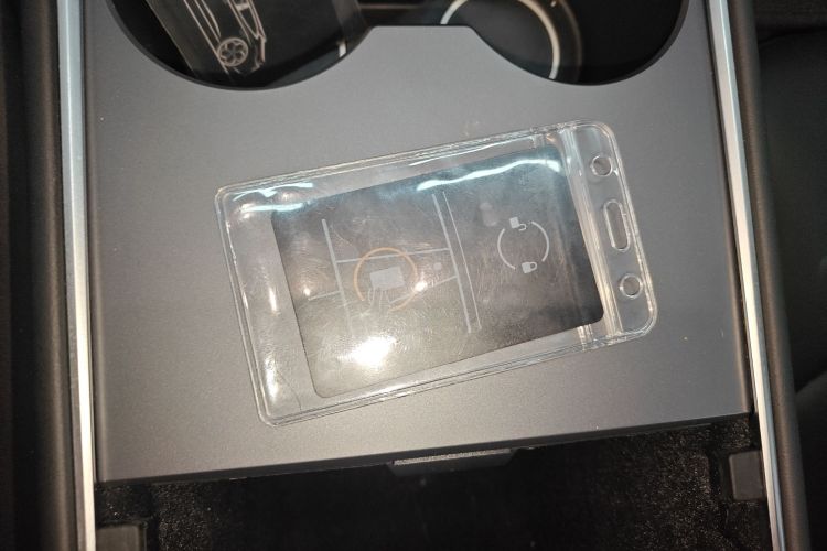 特斯拉 Model Y 2021款 长续航全轮驱动版 3D7中控内饰11