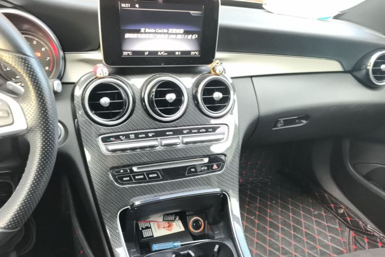 奔驰C级 2018款 C 200 运动版中控内饰16