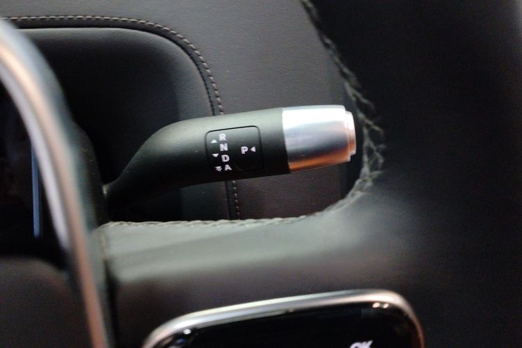 理想汽车 理想L9 2024款 Ultra局部细节18