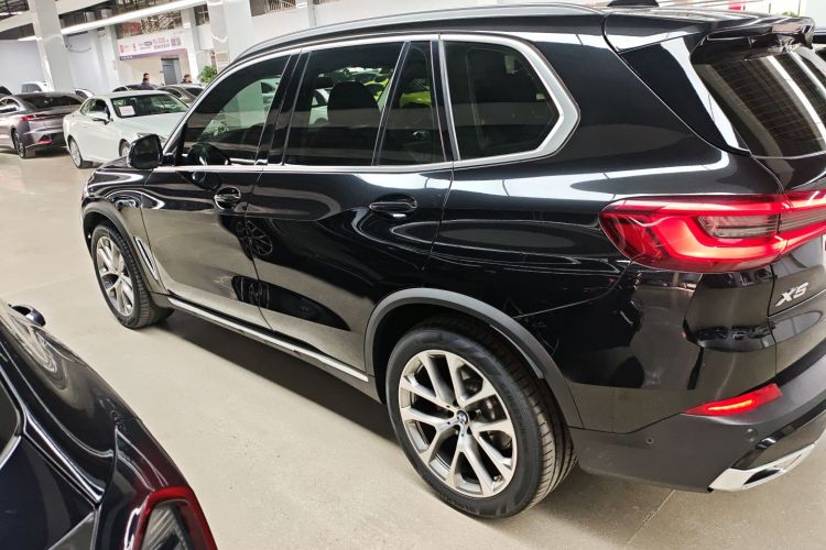 宝马X5(进口) 2019款 xDrive30i X设计套装车身外观4