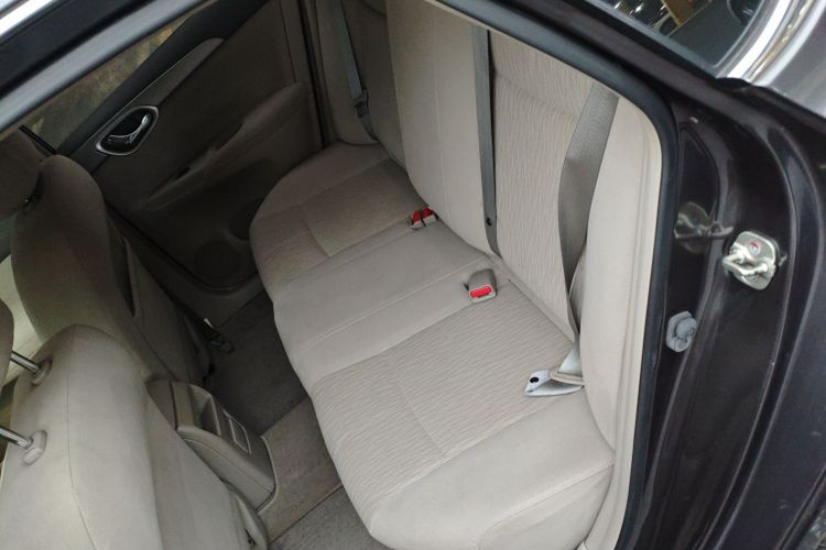 日产 轩逸 2012款 1.8XE CVT舒适版中控内饰7004