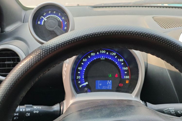 比亚迪F0 2015款 1.0L AMT 铉酷型中控内饰14