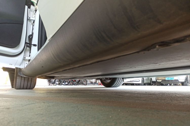 特斯拉 Model Y 2021款 标准续航后驱版局部细节9002