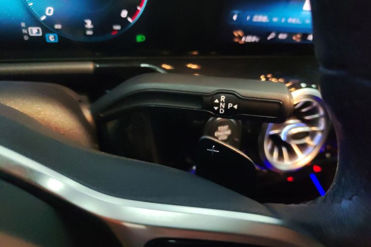 奔驰GLA 2020款 GLA 200中控内饰18