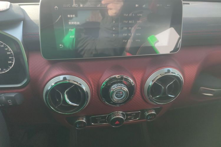 北京BJ40 2020款 2.0T 自动四驱致敬2020版侠客型中控内饰16