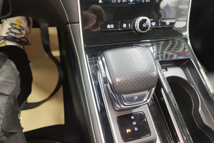 荣威i6 MAX新能源 2022款 EV 500天幕旗舰版中控内饰18