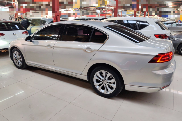 大众 迈腾 2017款 330TSI DSG 豪华型车身外观4