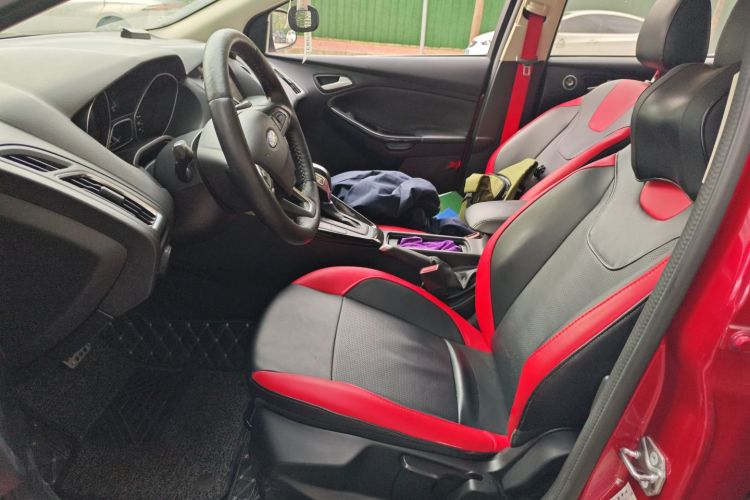 福特 福克斯 2017款 两厢 EcoBoost 180 自动精英型局部细节19