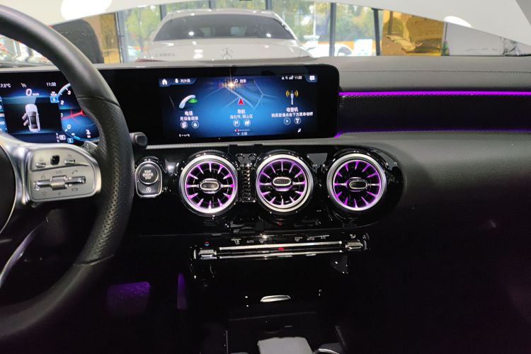 奔驰A级 2022款 改款三 A 200 L 运动轿车时尚型局部细节16