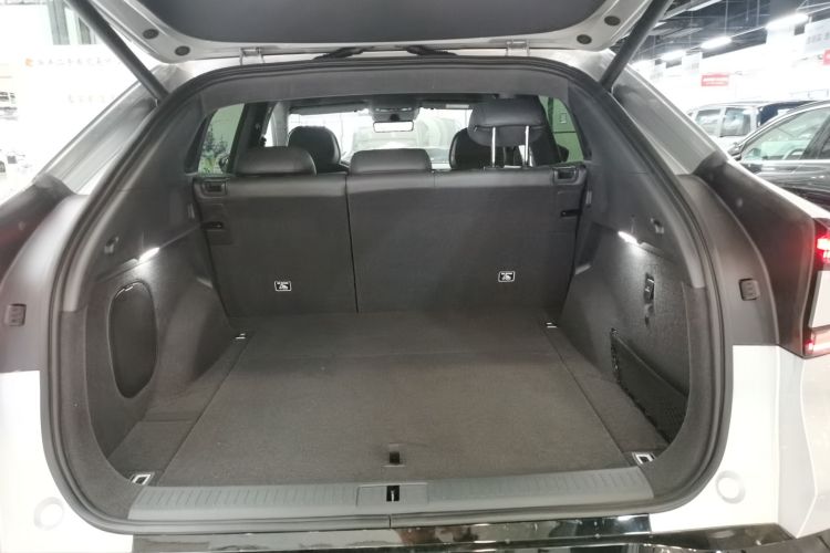 小鹏G7 2025款 702 超长续航 Max机舱底盘23