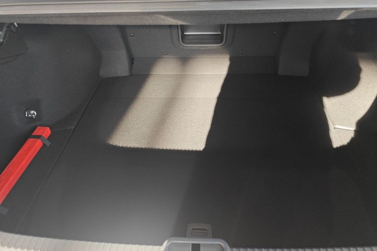 雷克萨斯ES 2023款 200 卓越版机舱底盘23