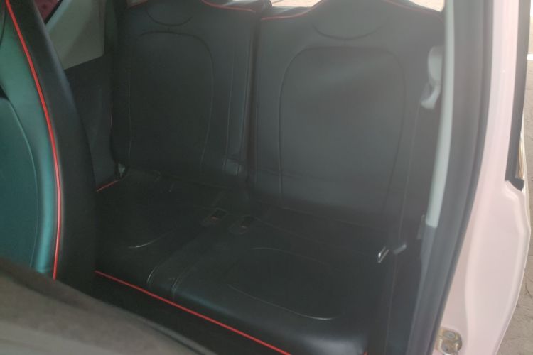 五菱汽车 宏光MINIEV 2021款 马卡龙时尚款 磷酸铁锂中控内饰7004