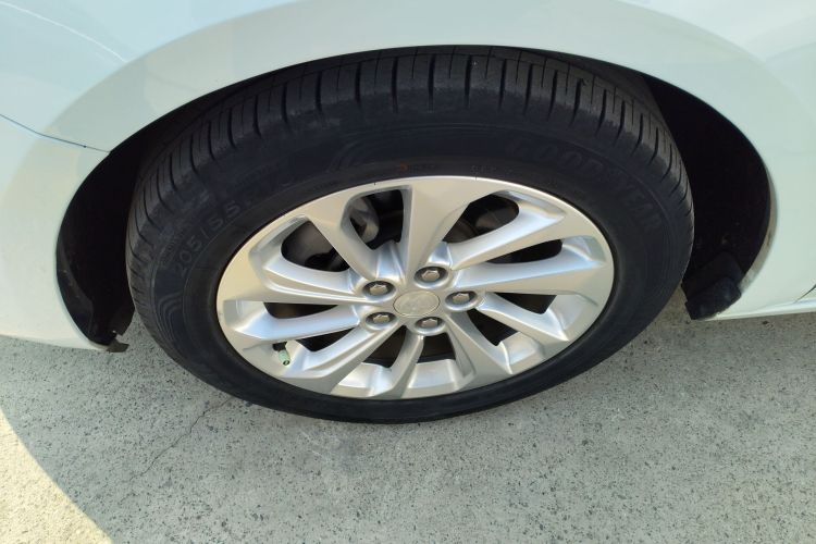 别克 威朗 2020款 15T 自动进取型车身外观6002