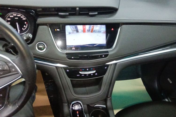 凯迪拉克XT5 2022款 2.0T 两驱豪华型中控内饰16