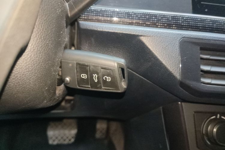 大众 朗逸 2023款 新锐 1.5L 自动出众新逸版中控内饰11