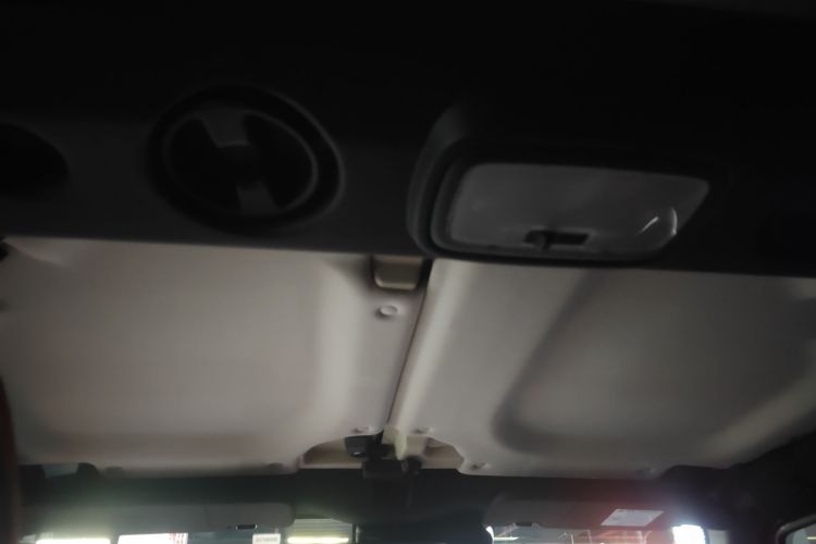 北京BJ40 2023款 2.0T 自动四驱城市猎人版侠客型局部细节22